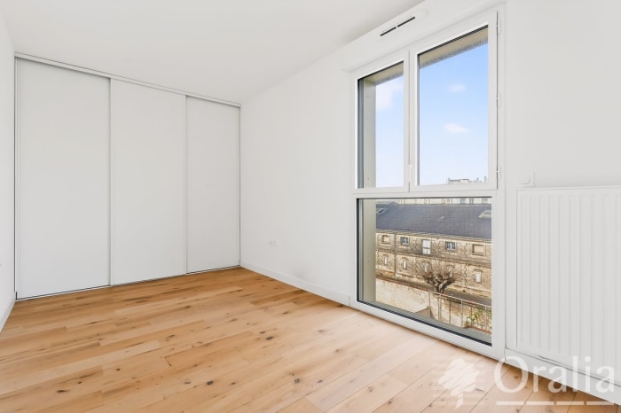 Image 3 sur 11 - Appartement  ·  Vente · Bordeaux (33800) · 4 pièces · 90m²
