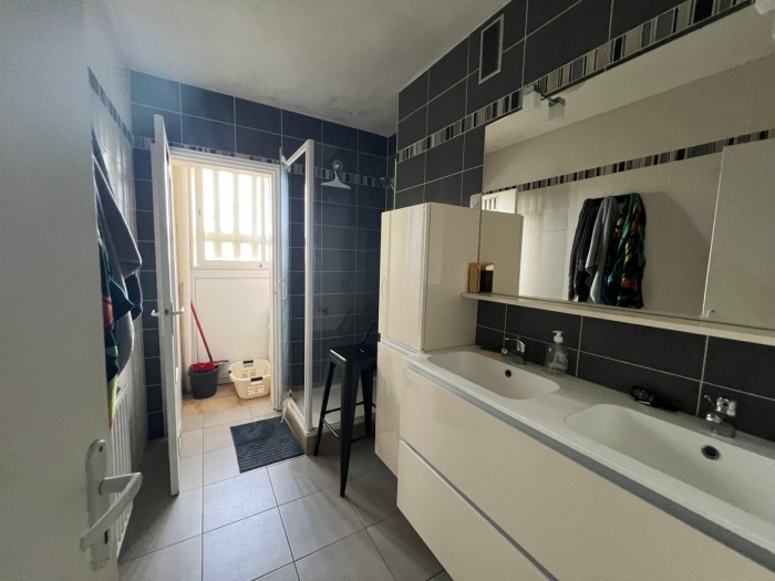 Image 6 sur 9 - Appartement  ·  Vente · Merignac (33700) · 5 pièces · 81m²