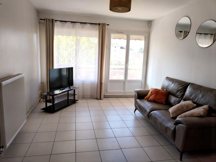 Image 2 sur 9 - Appartement  ·  Vente · Villefranche Sur Saone (69400) · 3 pièces · 70m²