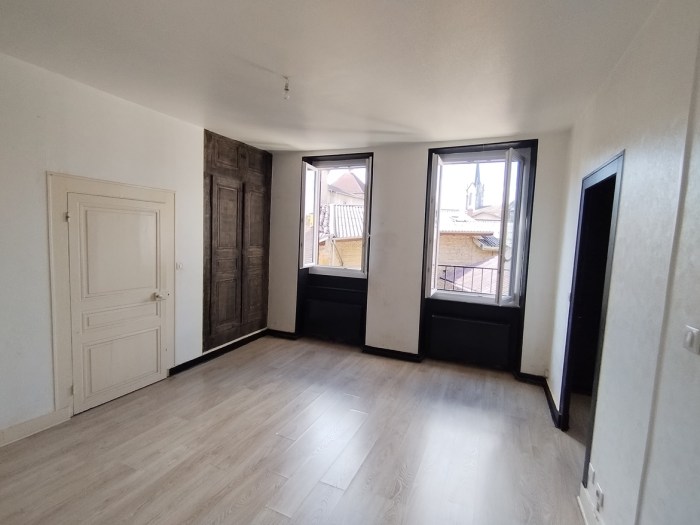 Image 3 sur 8 - Maison/villa  ·  Vente · Jujurieux (01640) · 5 pièces · 105m²