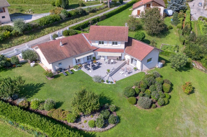 Image 9 sur 24 - Maison/villa  ·  Vente · St Martin D Uriage (38410) · 7 pièces · 210m²