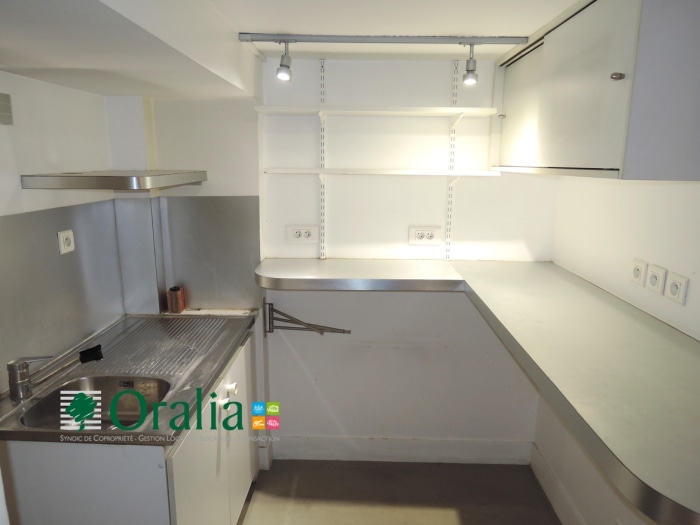 Image 9 sur 11 - Local  ·  Vente · Paris (75020) · 171m²