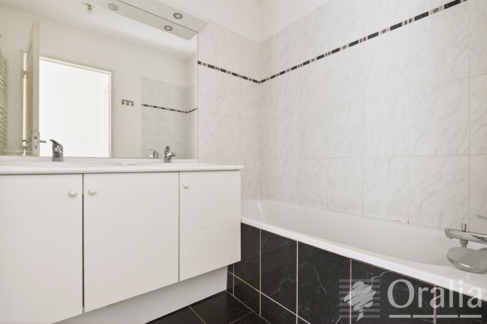 Image 10 sur 11 - Appartement  ·  Vente · Lyon (69004) · 3 pièces · 69m²