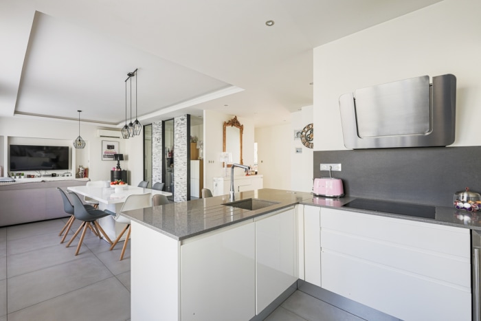 Image 2 sur 11 - Appartement  ·  Vente · Grenoble (38000) · 4 pièces · 106m²