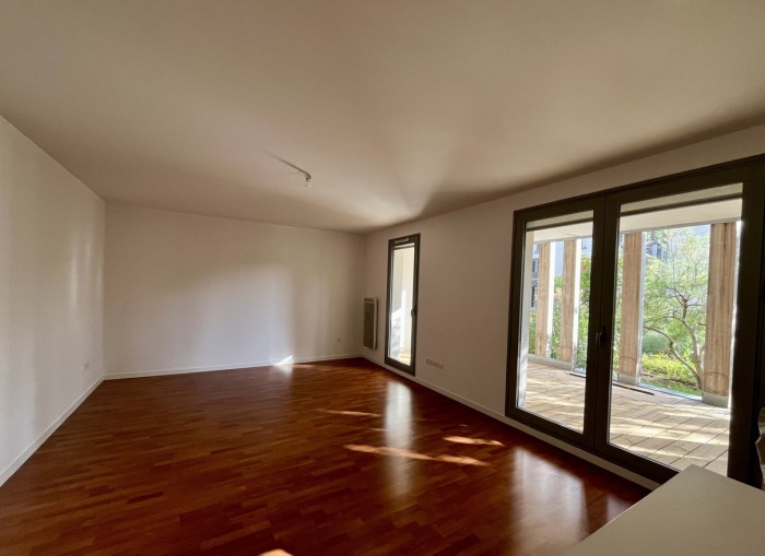 Image 1 sur 7 - Appartement  ·  Location · Bordeaux (33300) · 4 pièces · 90m²