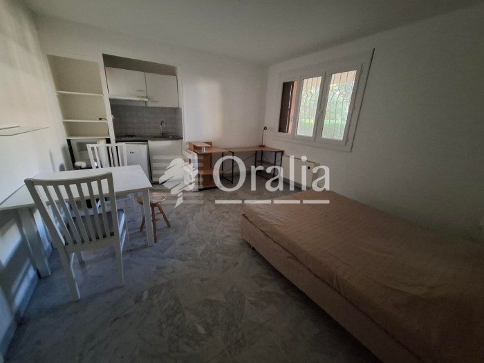 Image 1 sur 10 - Appartement  ·  Location · Marseille (13009) · 1 pièce · 26m²