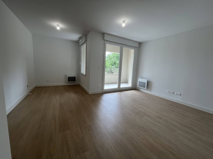 Image 5 sur 8 - Appartement  ·  Location · Le Taillan Medoc (33320) · 2 pièces · 46m²
