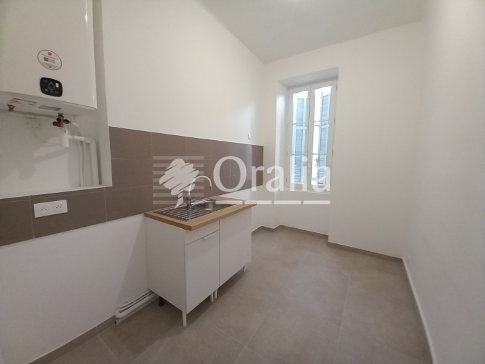 Image 8 sur 9 - Appartement  ·  Location · Marseille (13004) · 3 pièces · 61m²