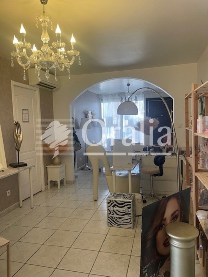 Image 9 sur 10 - Local  ·  Location · Marseille (13010) · 62m²