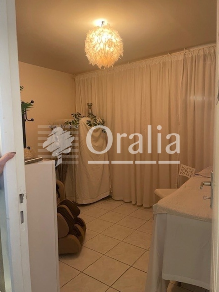 Image 4 sur 10 - Local  ·  Location · Marseille (13010) · 62m²