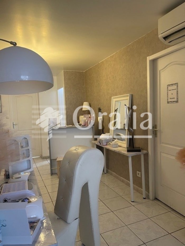 Image 3 sur 10 - Local  ·  Location · Marseille (13010) · 62m²