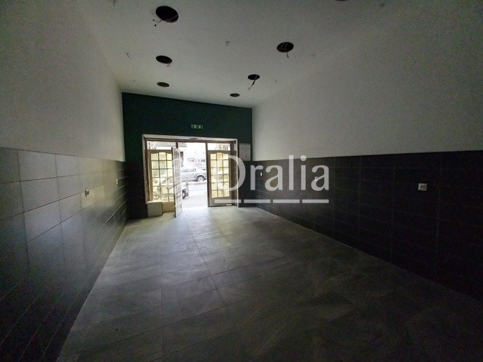 Image 4 sur 8 - Local  ·  Location · Marseille (13003) · 66m²
