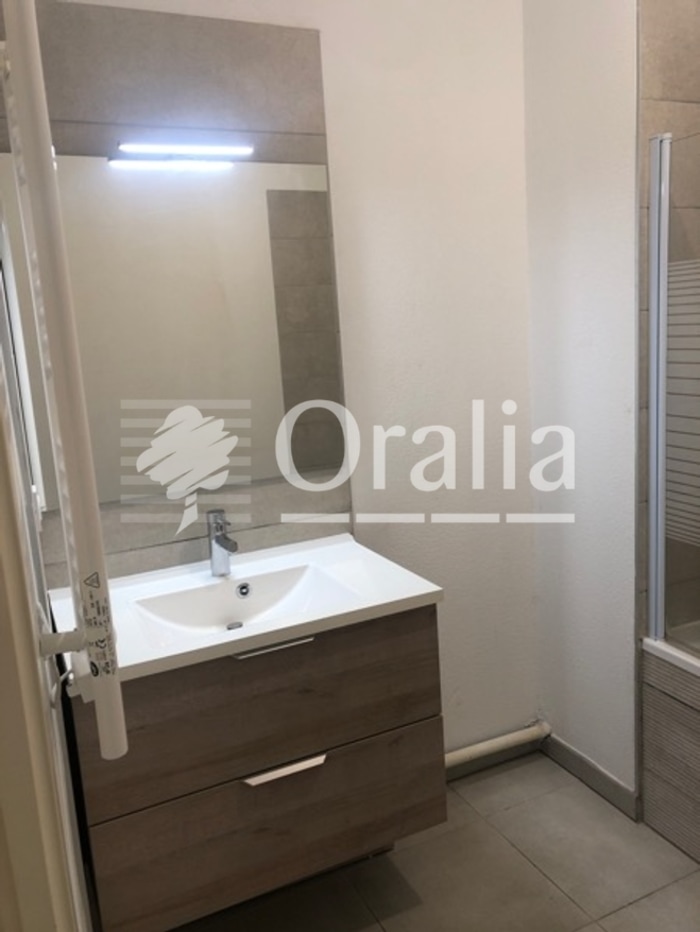Image 8 sur 10 - Appartement  ·  Location · Castries (34160) · 3 pièces · 57m²