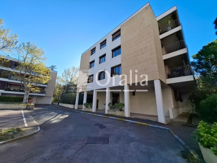 Image 9 sur 10 - Appartement  ·  Location · Marseille (13009) · 1 pièce · 26m²