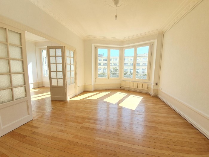 Image 3 sur 10 - Appartement  ·  Location · Grenoble (38000) · 5 pièces · 127m²