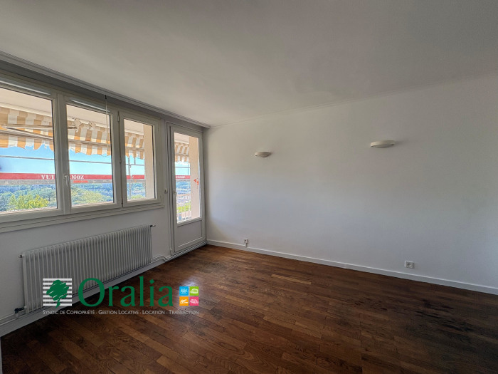 Image 6 sur 17 - Appartement  ·  Location · Lyon (69004) · 4 pièces · 61m²