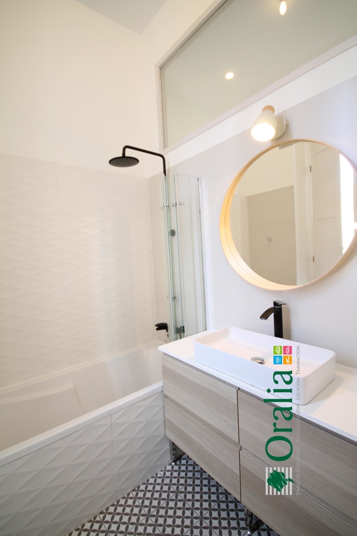 Image 6 sur 8 - Appartement  ·  Location · Grenoble (38000) · 3 pièces · 90m²