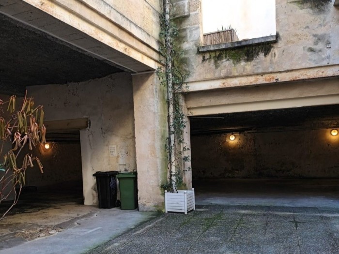 Image 2 sur 4 - Parking  ·  Location · Bordeaux (33000)