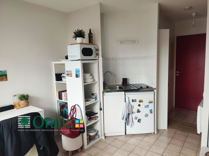 Image 3 sur 8 - Appartement  ·  Location · Dijon (21000) · 1 pièce · 16m²