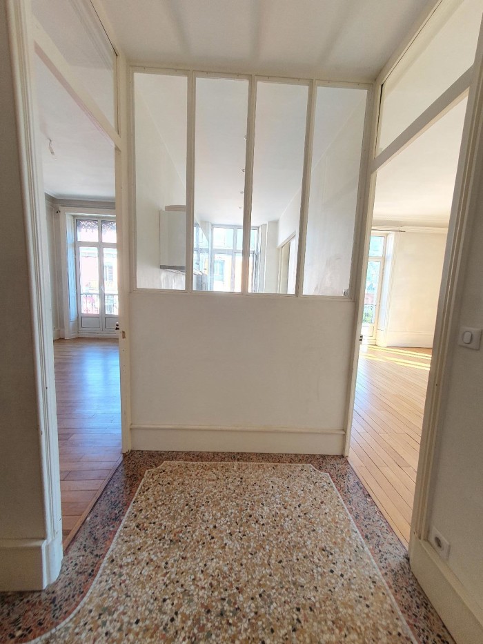 Image 25 sur 26 - Appartement  ·  Location · Grenoble (38000) · 4 pièces · 138m²