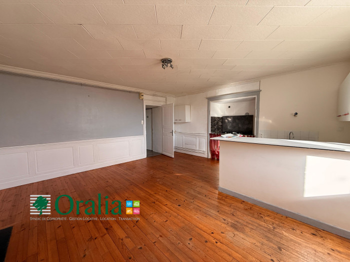 Image 2 sur 7 - Appartement  ·  Location · St Laurent De Chamousset (69930) · 3 pièces · 80m²