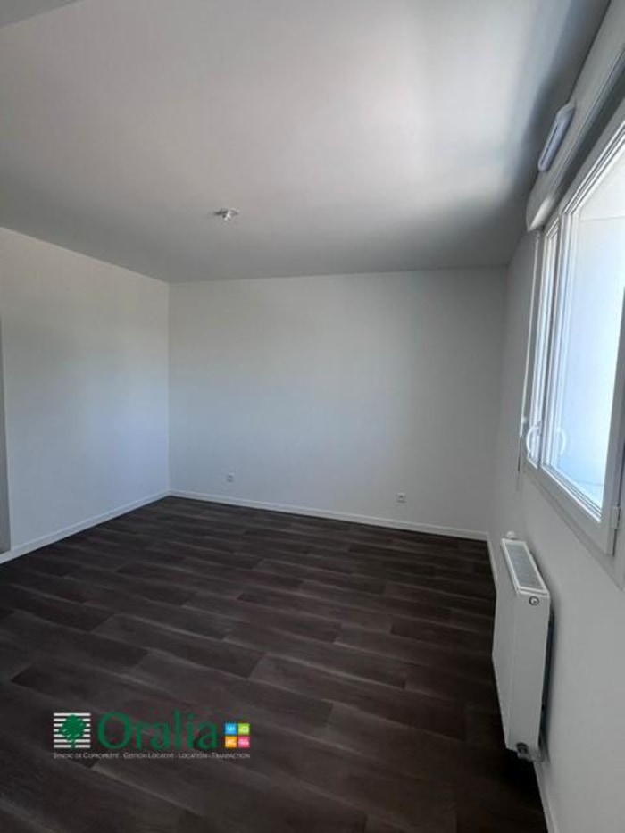 Image 3 sur 7 - Appartement  ·  Location · Dijon (21000) · 2 pièces · 45m²