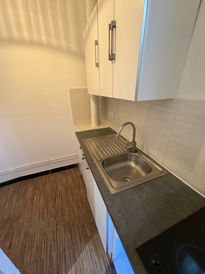 Image 5 sur 6 - Appartement  ·  Location · Paris (75001) · 1 pièce · 19m²