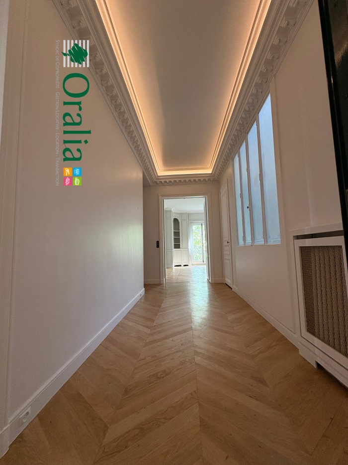 Image 4 sur 27 - Appartement  ·  Location · Paris (75007) · 6 pièces · 180m²