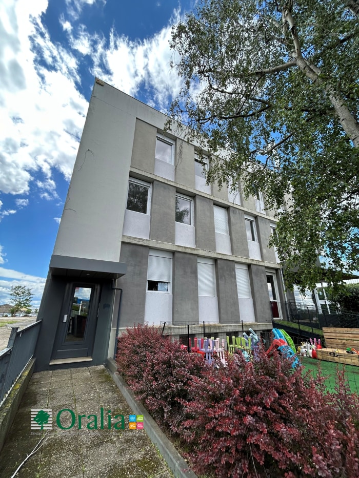 Image 9 sur 10 - Local commercial  ·  Location · Caluire (69300)
