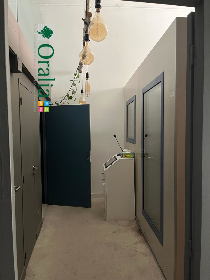 Image 3 sur 7 - Local commercial  ·  Location · Lyon (69003) · 148m²