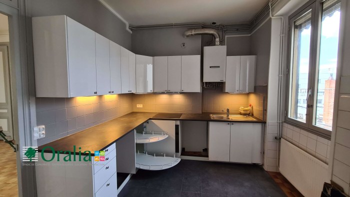 Image 1 sur 9 - Appartement  ·  Location · Lyon (69002) · 5 pièces · 111m²