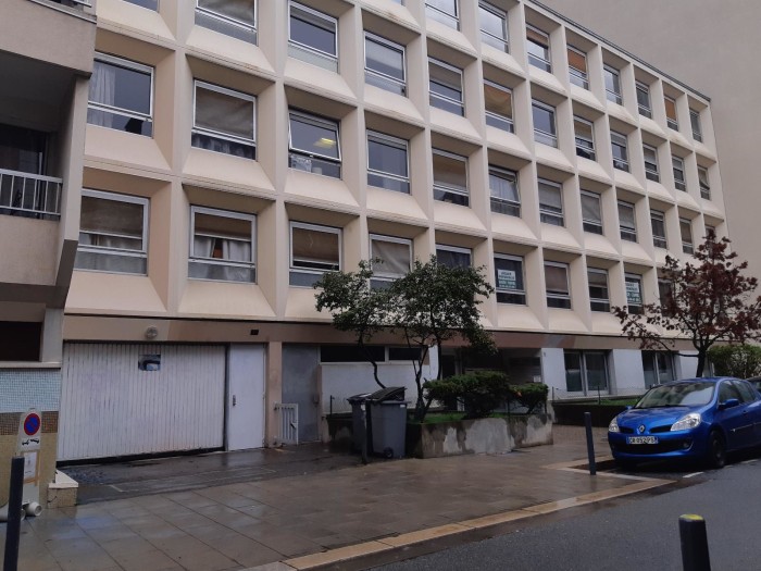 Image 5 sur 5 - Parking  ·  Location · Grenoble (38000)