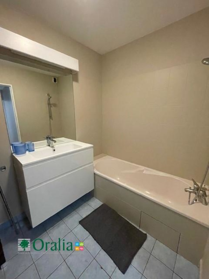 Image 12 sur 14 - Appartement  ·  Location · Lyon (69003) · 3 pièces · 74m²