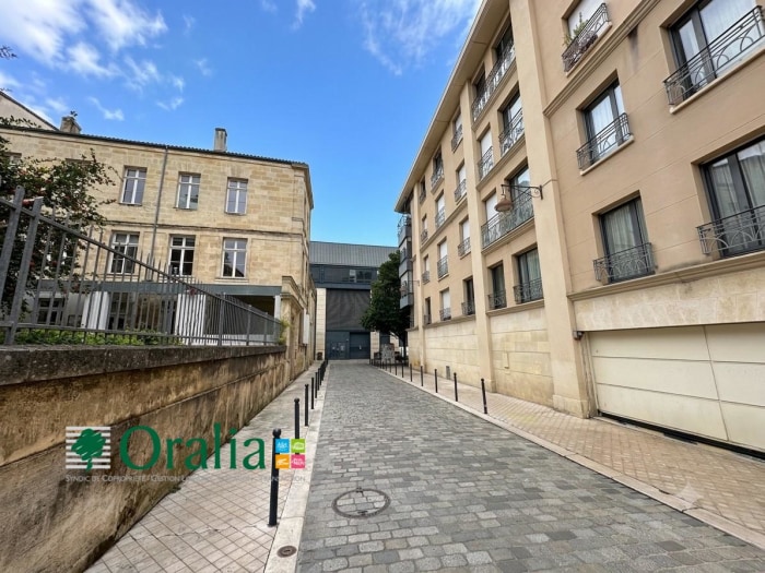 Image 9 sur 17 - Parking  ·  Location · Bordeaux (33000)