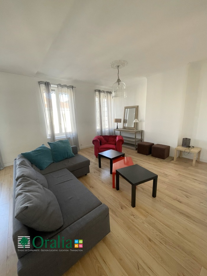 Image 1 sur 11 - Appartement  ·  Location · Lyon (69008) · 3 pièces · 82m²