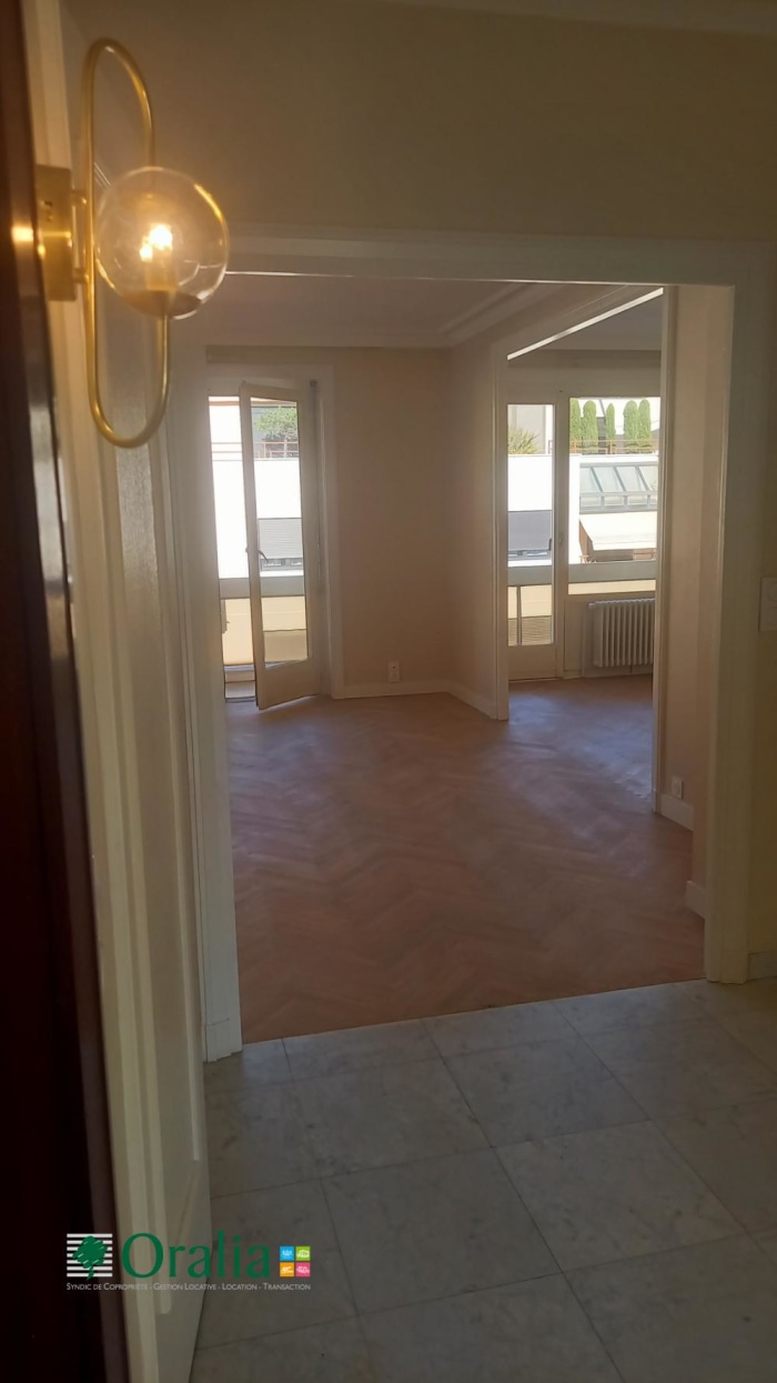 Image 6 sur 22 - Appartement  ·  Location · Lyon (69006) · 3 pièces · 73m²