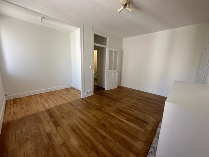Image 1 sur 12 - Appartement  ·  Location · Grenoble (38000) · 1 pièce · 41m²