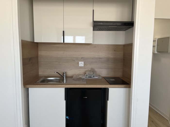 Image 3 sur 9 - Appartement  ·  Location · Marseille (13006) · 1 pièce · 19m²
