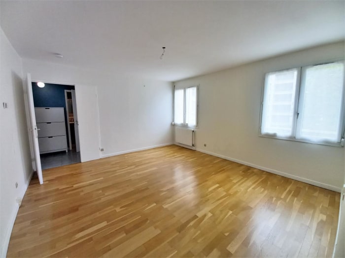 Image 1 sur 10 - Appartement  ·  Location · Villeurbanne (69100) · 2 pièces · 47m²