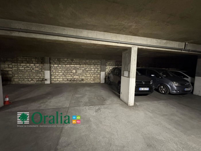 Image 1 sur 1 - Parking  ·  Location · Paris (75012)