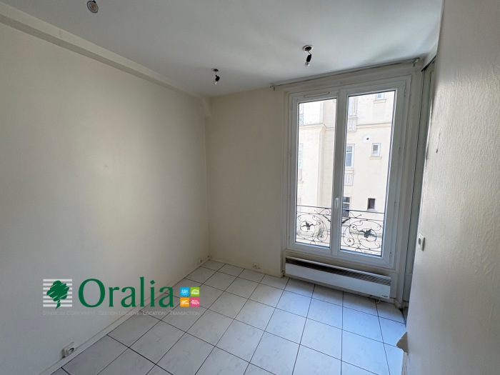 Image 3 sur 5 - Appartement  ·  Location · Paris (75015) · 1 pièce · 11m²