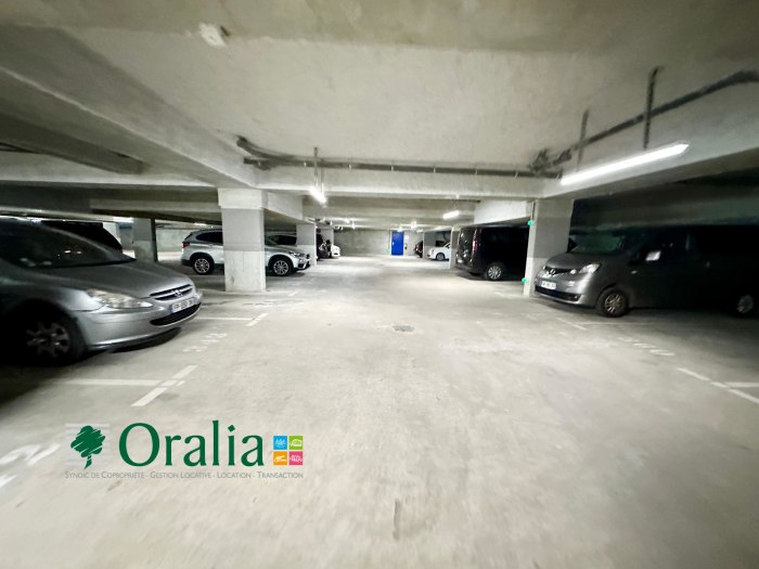 Image 2 sur 9 - Parking  ·  Location · Bordeaux (33800)