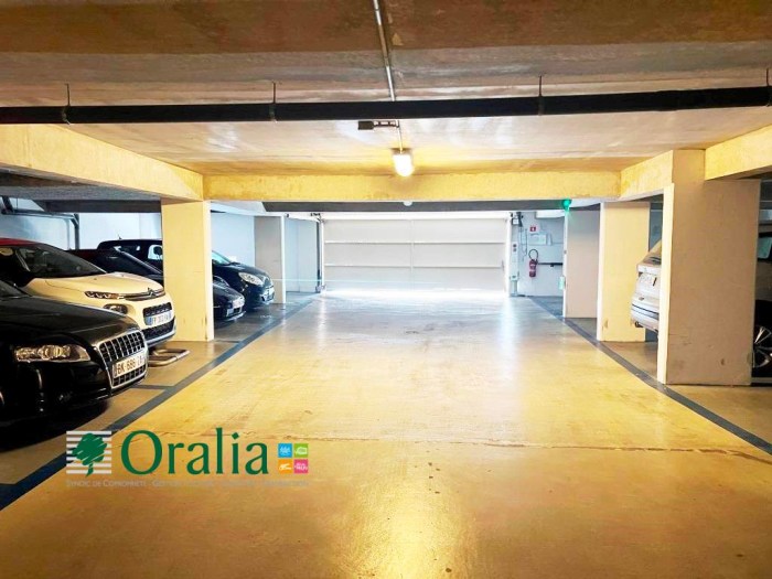 Image 2 sur 10 - Parking  ·  Location · Bordeaux (33000)