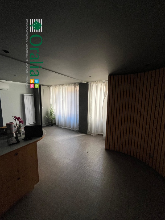 Image 5 sur 7 - Local commercial  ·  Location · Lyon (69003) · 148m²