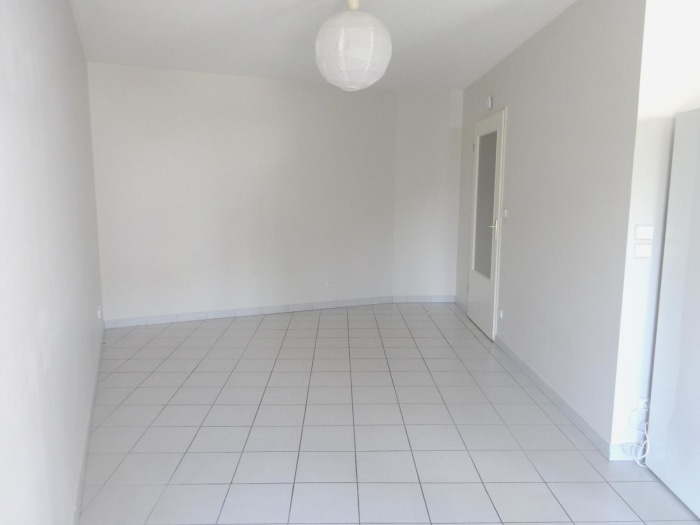 Image 5 sur 9 - Appartement  ·  Location · Grenoble (38000) · 1 pièce · 32m²