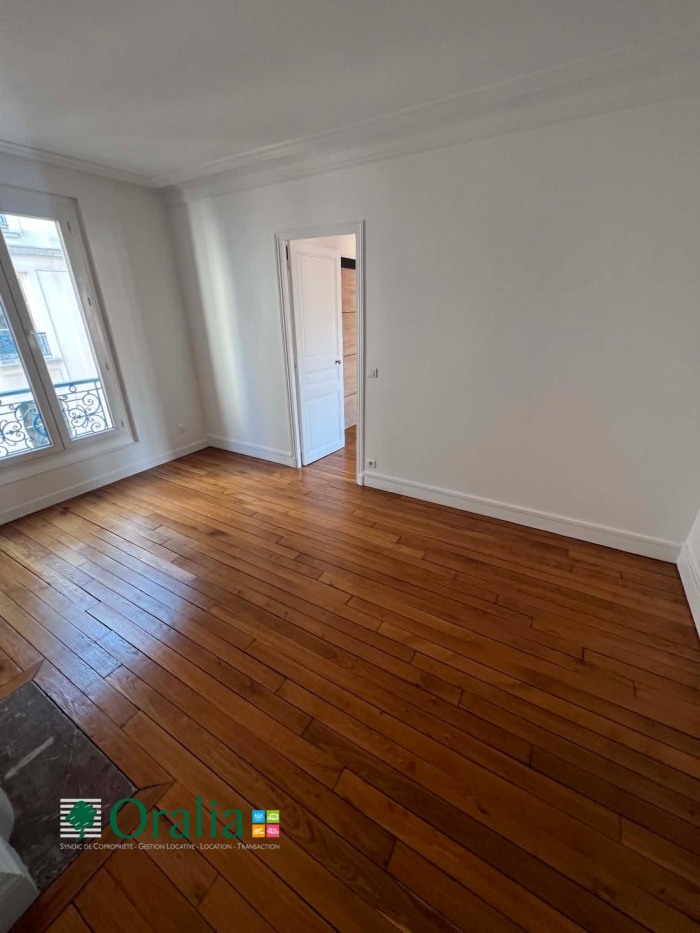 Image 5 sur 15 - Appartement  ·  Location · Paris (75010) · 2 pièces · 42m²