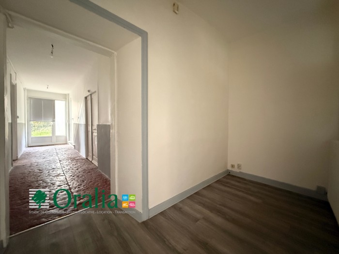 Image 5 sur 7 - Appartement  ·  Location · St Laurent De Chamousset (69930) · 3 pièces · 80m²