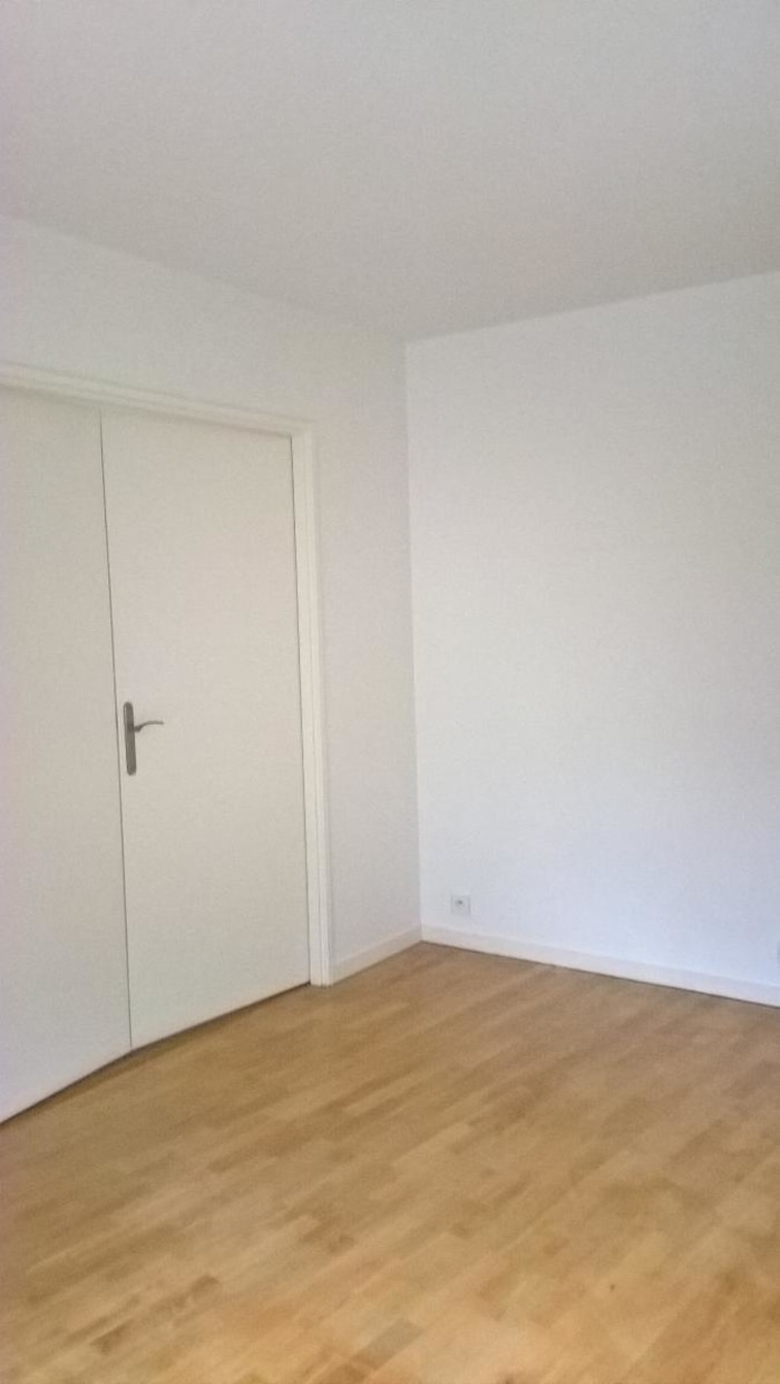 Image 3 sur 7 - Appartement  ·  Location · Paris (75007) · 4 pièces · 75m²