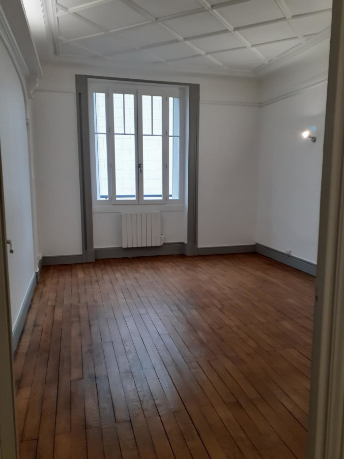 Image 5 sur 16 - Appartement  ·  Location · Lyon (69006) · 2 pièces · 68m²