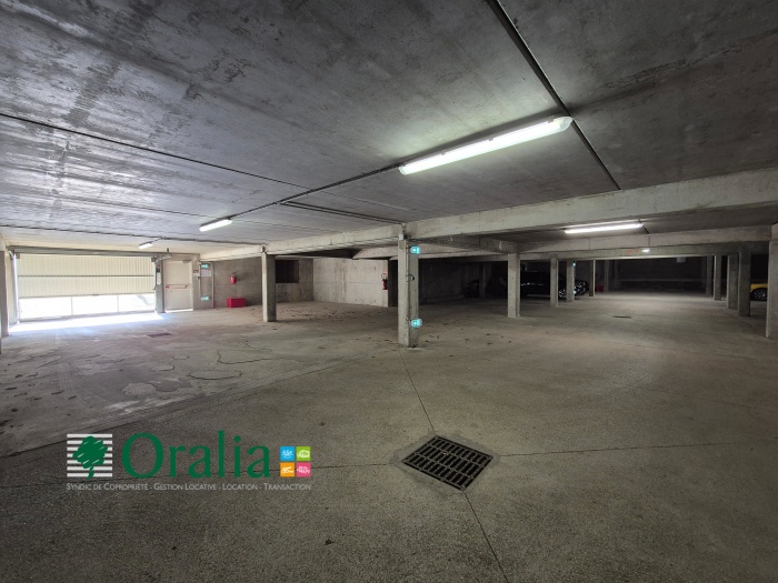 Image 5 sur 8 - Parking  ·  Location · Dijon (21000) · 12m²
